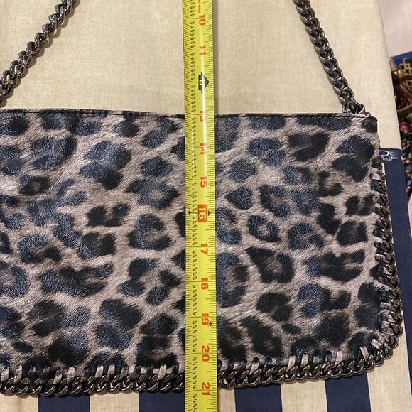 Carlos Santana cheetah print metal chain strap shoulder bag - Picture 10 of 10